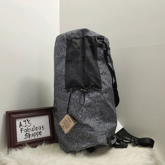 VS PINK CONVERTIBLE DUFFLE BAG NWT - Picture 2 of 7